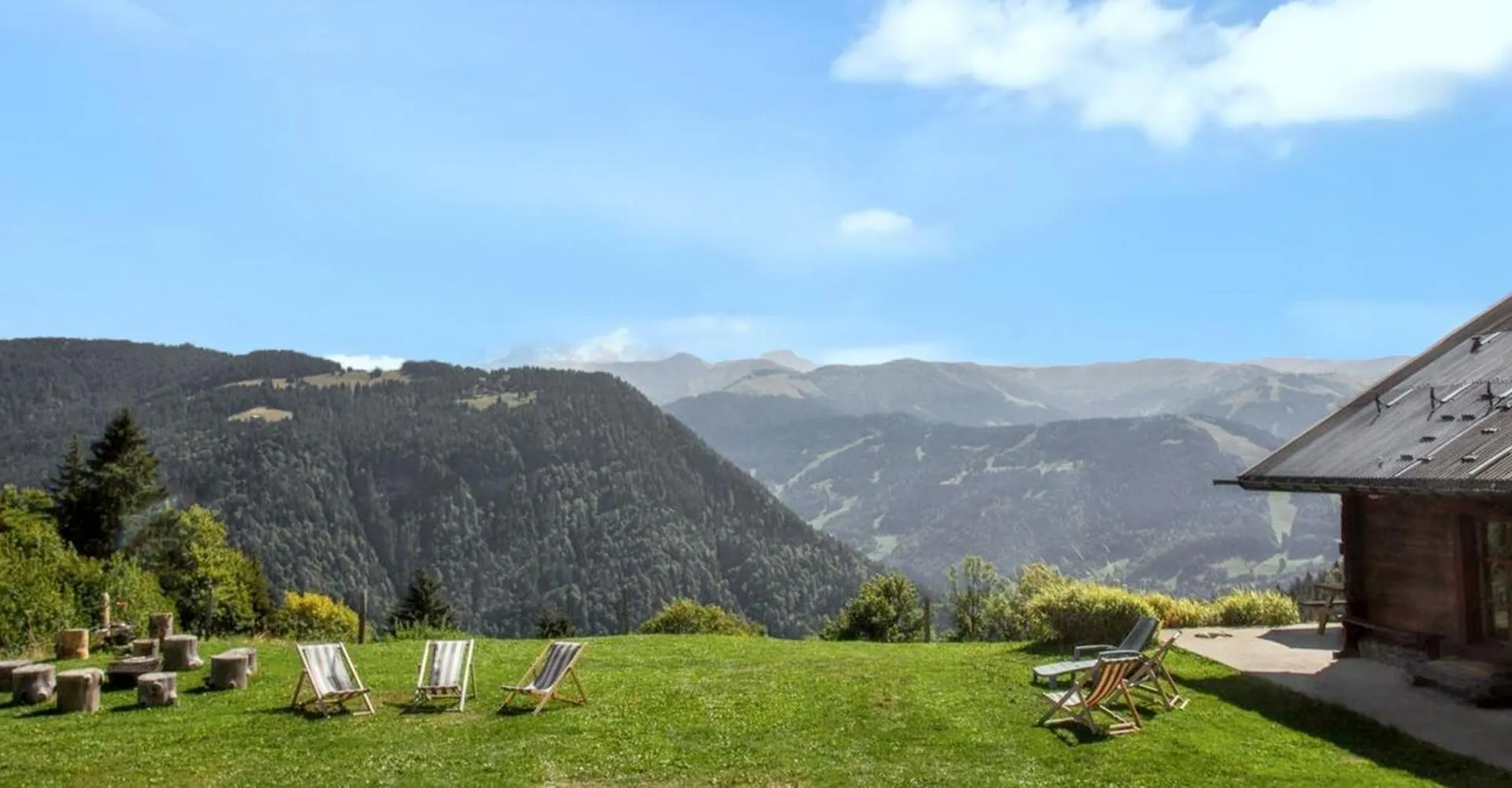 Chalet Spacieux A Saint-Nicolas-La-Chapelle Avec Cheminee France